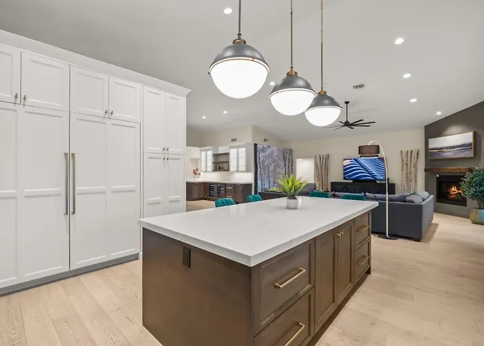 Sweetwater Luxury - Pool Volleyball & Holiday home Scottsdale